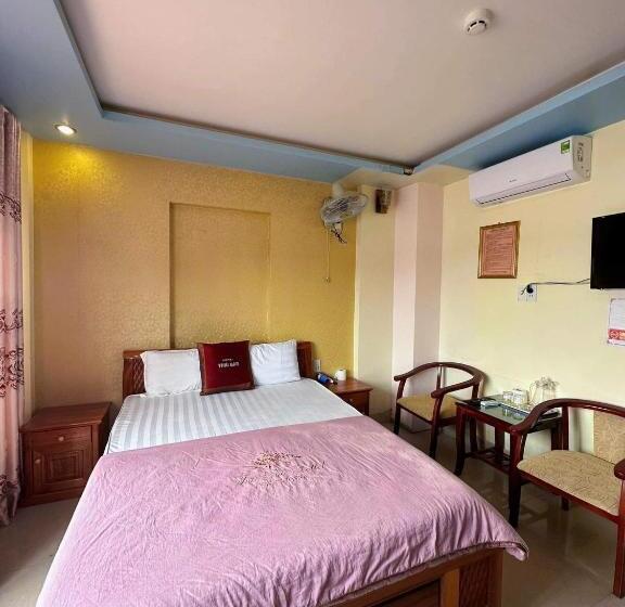 اتاق لوکس با بالکن, Thái Bảo