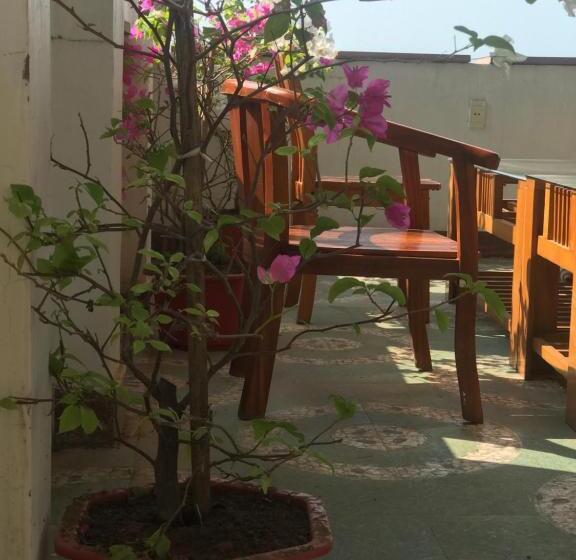 اتاق استاندارد چهار تخته, Thái Bảo