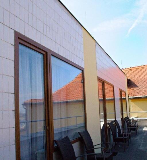 Deluxe Szoba Erkéllyel, Zlatý Anděl