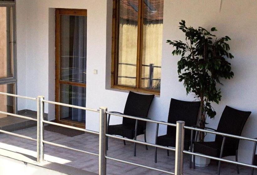 Családi Suite, Zlatý Anděl