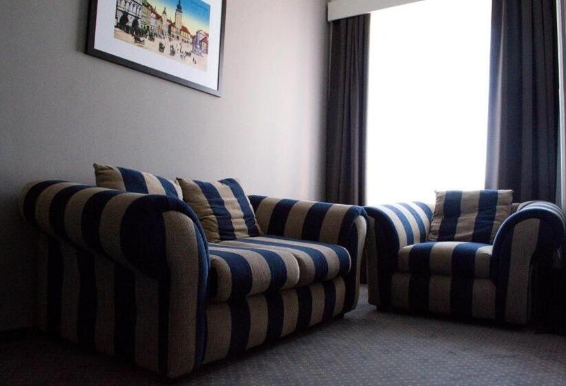 Családi Suite, Zlatý Anděl