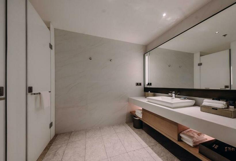 복층 룸 퀸 침대, Four Points By Sheraton Jiaxing