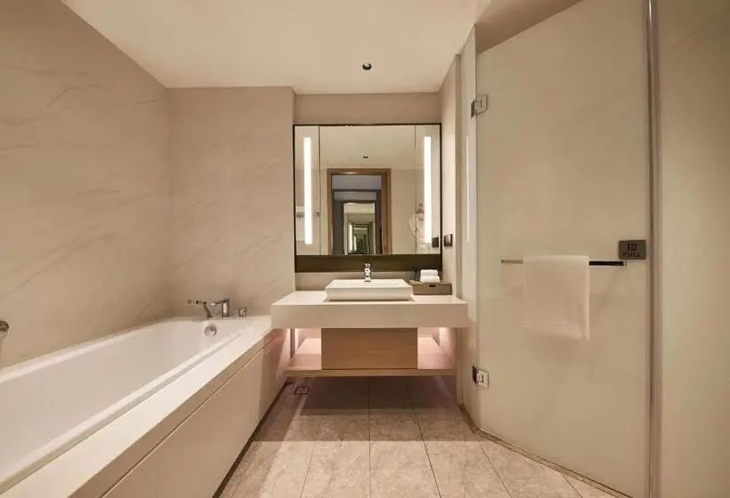 キングサイズベッドのデラックスルーム, Four Points By Sheraton Jiaxing