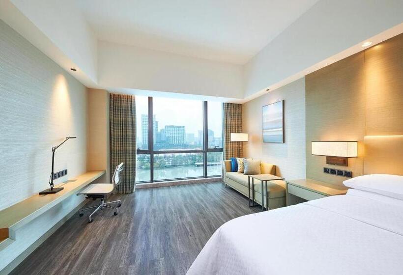 스탠다드 룸 킹사이즈 침대, Four Points By Sheraton Jiaxing