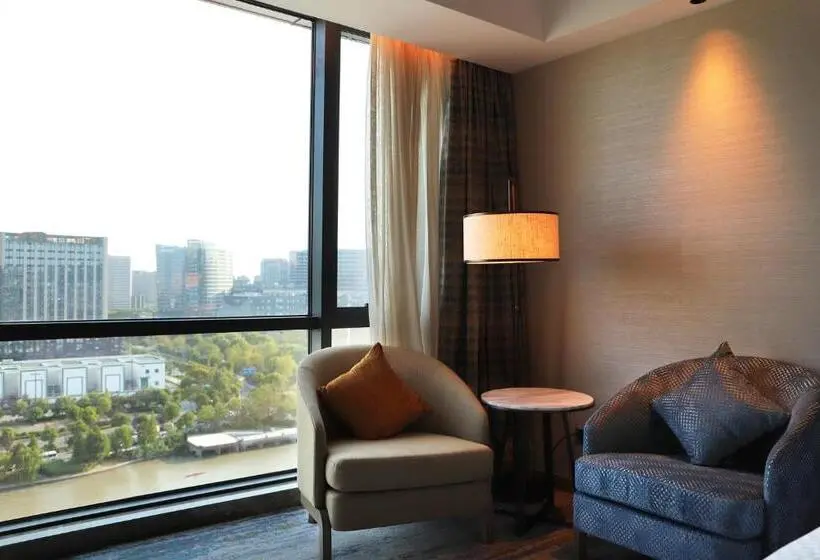 クイーンベッドのデラックスルーム, Four Points By Sheraton Jiaxing