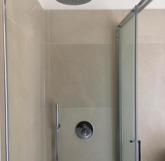 اتاق لوکس, Venustas Roma