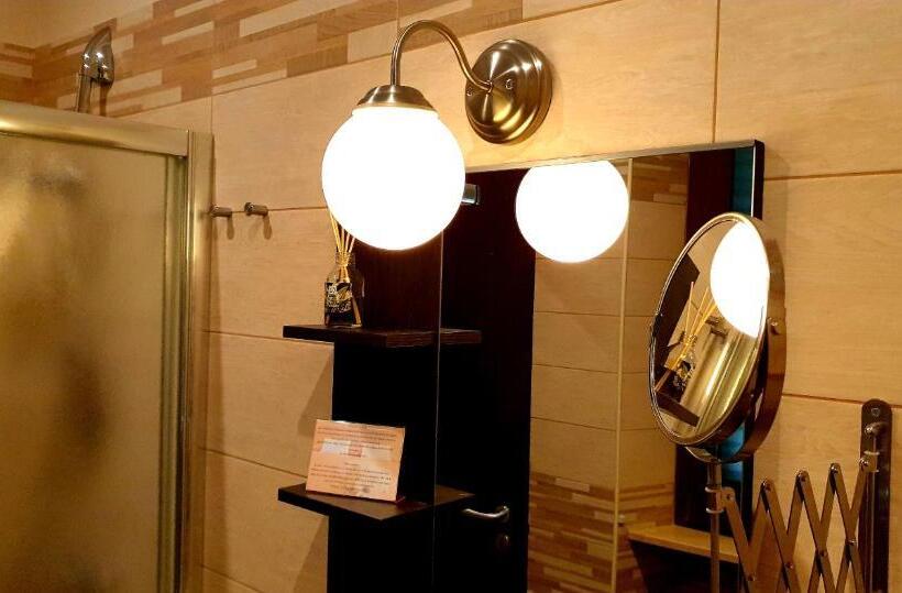 חדר סטנדרט, Jadore Monic