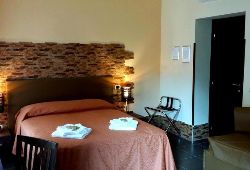 חדר לארבעה סטנדרטי עם מרפסת, Jadore Monic