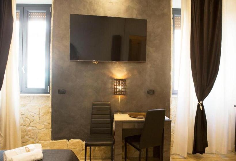 סטודיו דלוקס, Jadore Monic