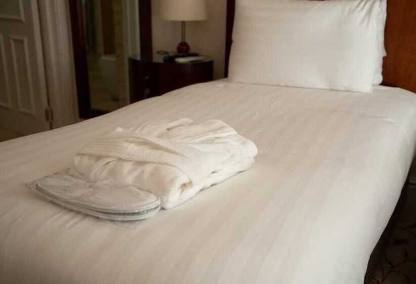 标准单人间, The Ladbrooke