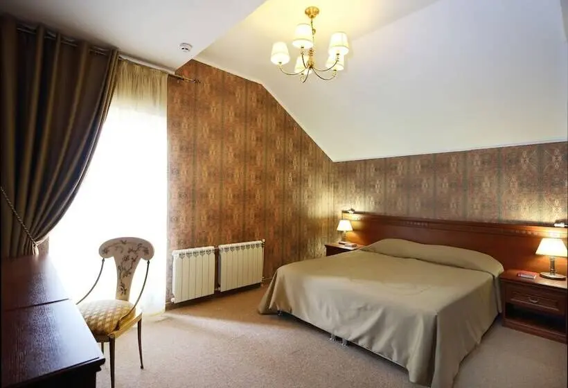 コンフォートルーム, Nikolin Park Guest House