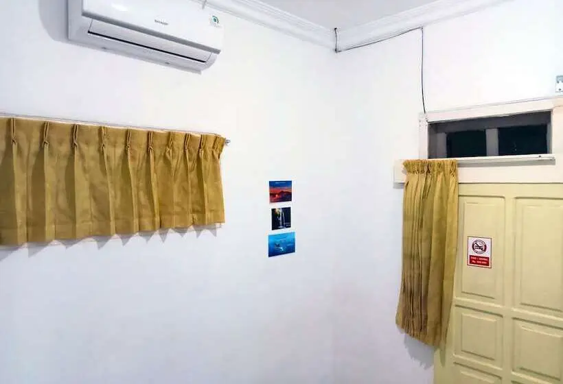 Habitación Estándar, Moshi Moshi
