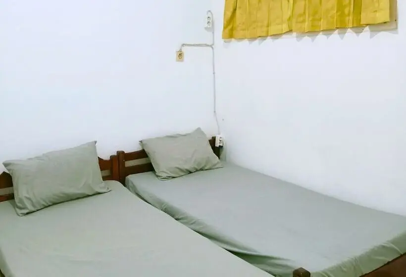 Habitación Estándar, Moshi Moshi