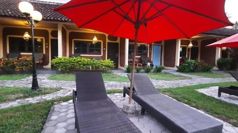 プールの見えるスタンダードトリプルルーム, Besar Bulan Baru   Senggigi