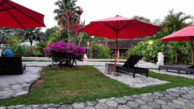 Трехместный Номер Стандарт Вид на Бассейн, Besar Bulan Baru   Senggigi