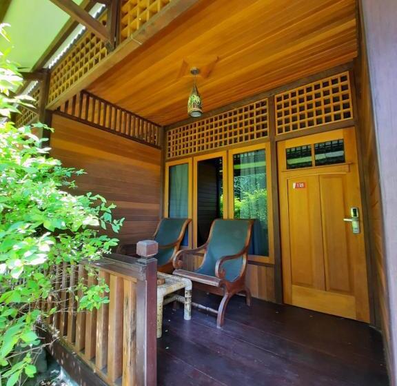 Стандартный Номер Кровать Кинг, Besar Bulan Baru   Senggigi