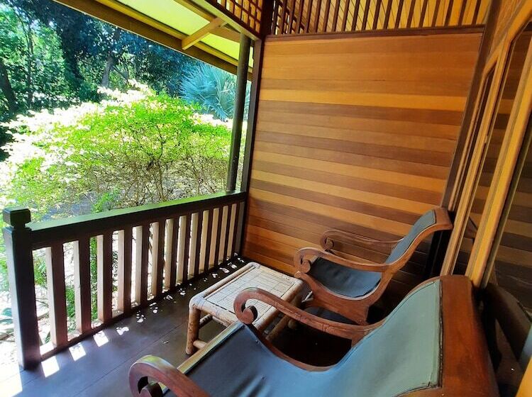 Номер Стандарт Трехместный, Besar Bulan Baru   Senggigi