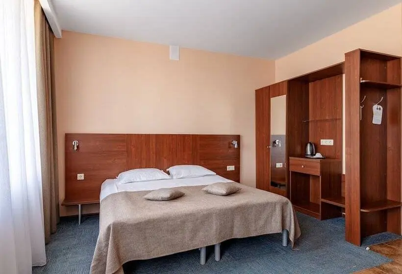 اتاق راحتی, Cronwell Park Nika
