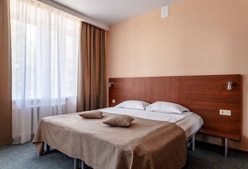 اتاق راحتی, Cronwell Park Nika