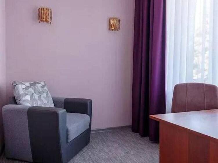 اتاق سوپریور, Cronwell Park Nika