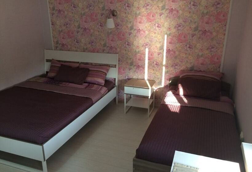 豪华三人间, Morskaya 250