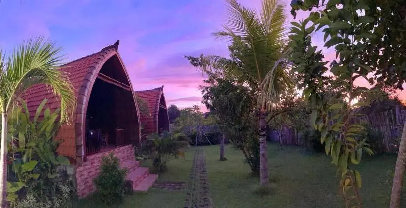 Maja/Mökki, Orange Balangan Bungalow