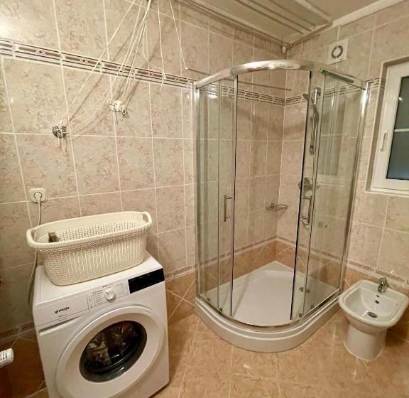 דירת שלושה חדרים, Bb Ld