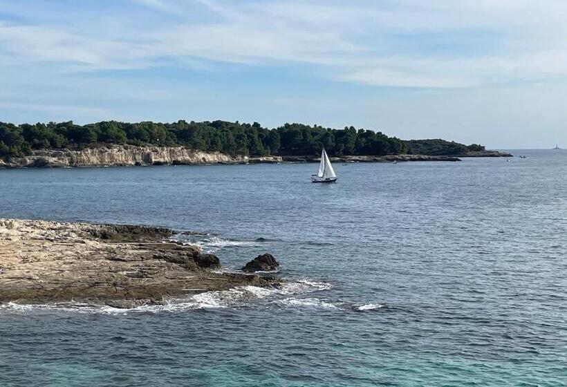 חדר סטנדרט עם מיטת קינג, Bb Ld