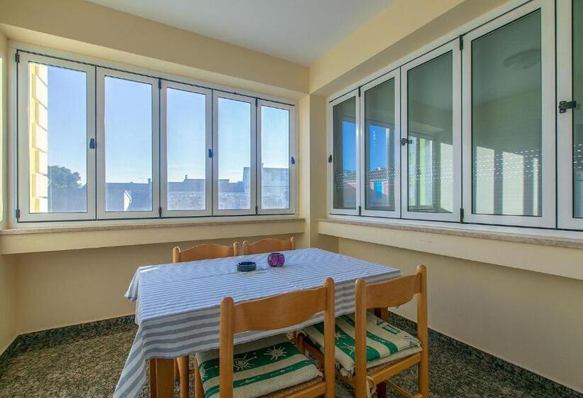 דירה בת חדר שינה 1 עם מרפסת, Bb Ld