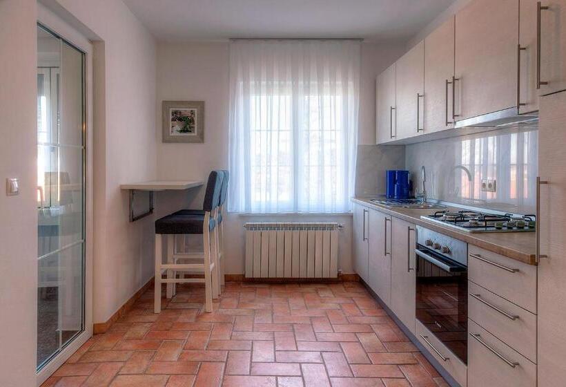 דירת שלושה חדרים, Bb Ld