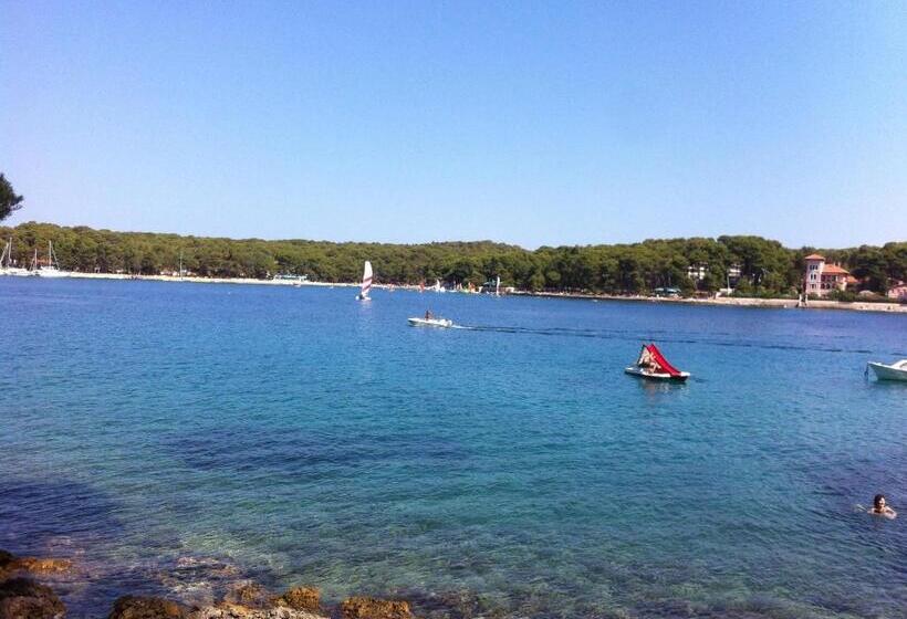 חדר דלוקס, Bb Ld