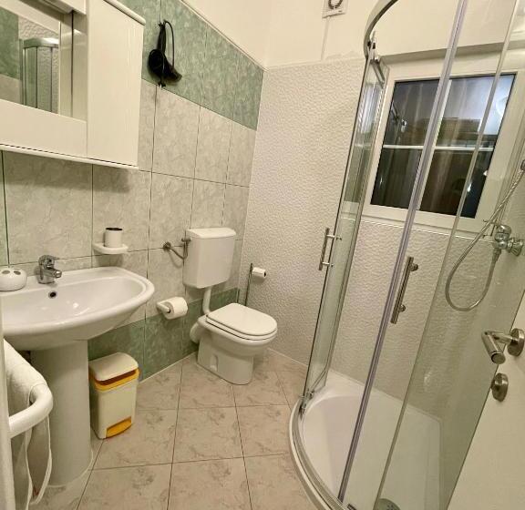 דירת חדר נוף לגינה, Bb Ld