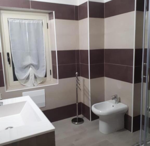 חדר סטנדרט לארבעה, B&b La Collina Dei Poeti