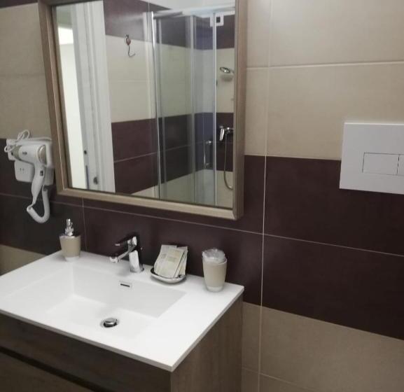 חדר סטנדרט לארבעה, B&b La Collina Dei Poeti