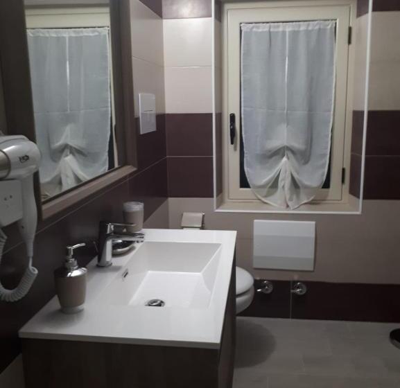 Четырехместный Номер Стандарт, B&b La Collina Dei Poeti
