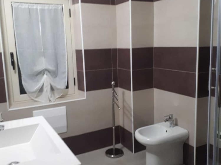 חדר סטנדרט לארבעה, B&b La Collina Dei Poeti