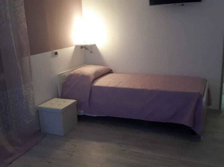 חדר סטנדרט לארבעה, B&b La Collina Dei Poeti