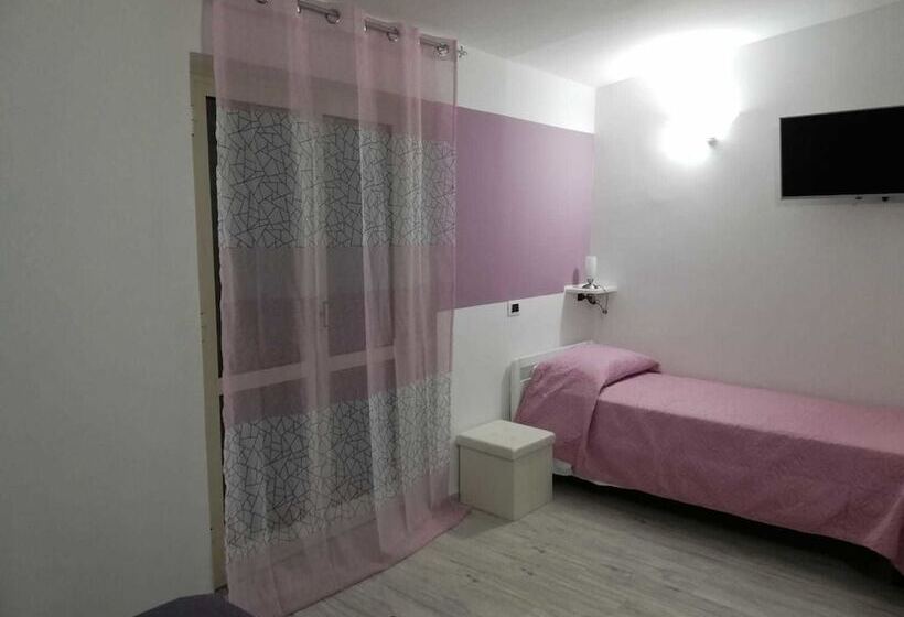 חדר סטנדרט לארבעה, B&b La Collina Dei Poeti