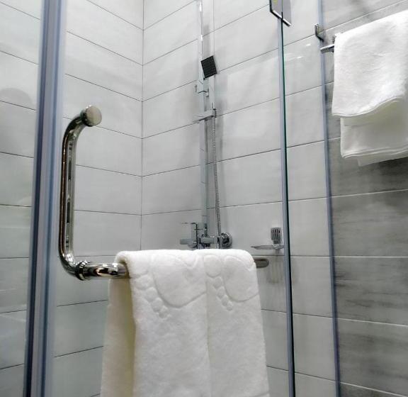 اتاق لوکس, Home