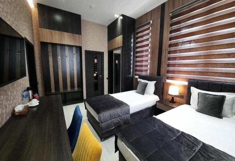 اتاق لوکس, Home