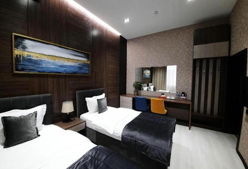 اتاق لوکس, Home