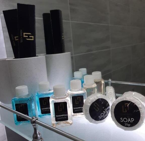 سوییت خانوادگی, Home