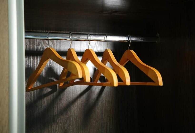 اتاق لوکس, Home