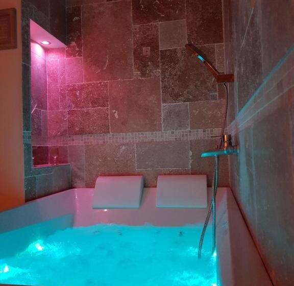 מיטת קינג בסוויטה, Les Nids De La Baie