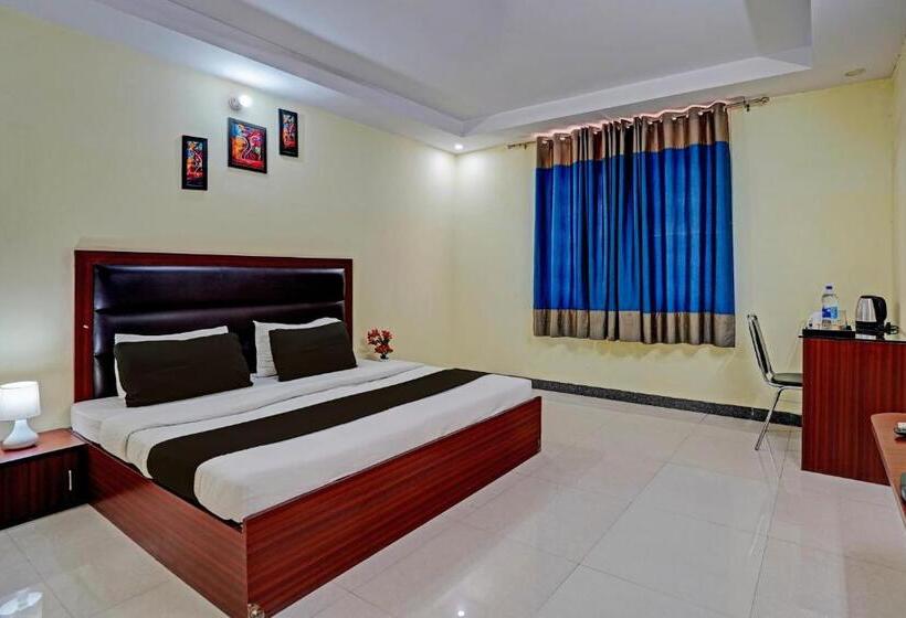 三人经典房间, Ananya Royals By Oyo Rooms