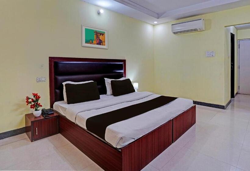 三人经典房间, Ananya Royals By Oyo Rooms