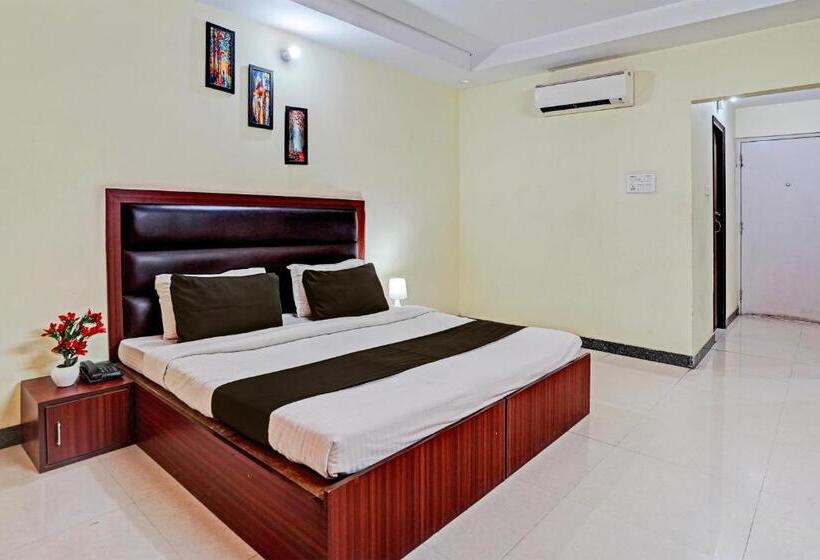 三人经典房间, Ananya Royals By Oyo Rooms