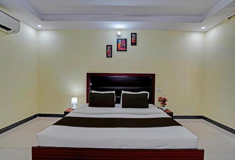 Quarto Triplo Clássico, Ananya Royals By Oyo Rooms