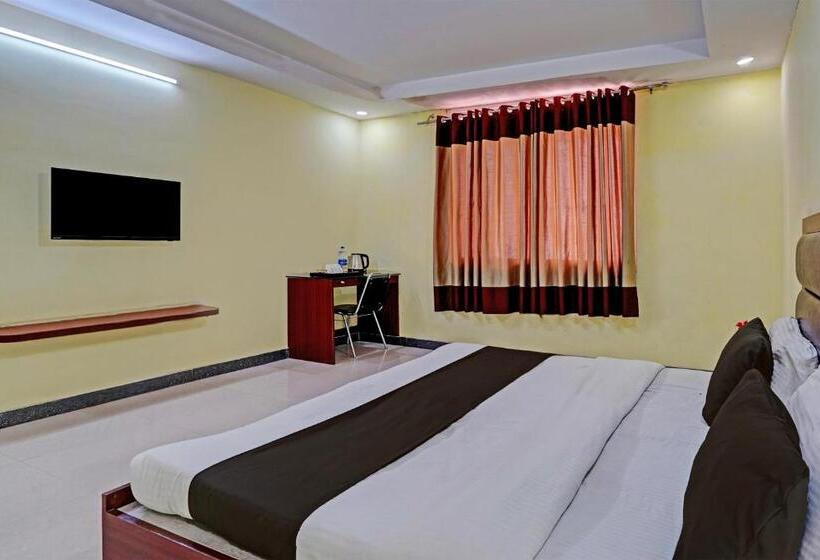 三人经典房间, Ananya Royals By Oyo Rooms