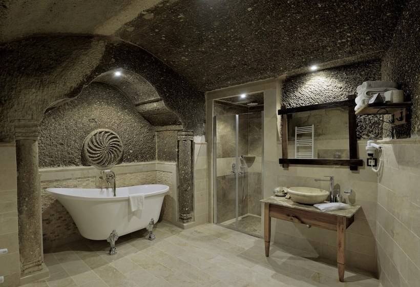 جناح, Aza Cave Cappadocia Adult